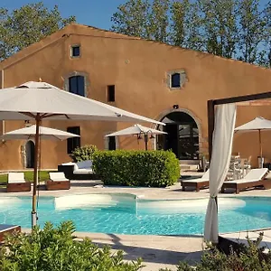  Bed & Breakfast Domaine De Pradaous