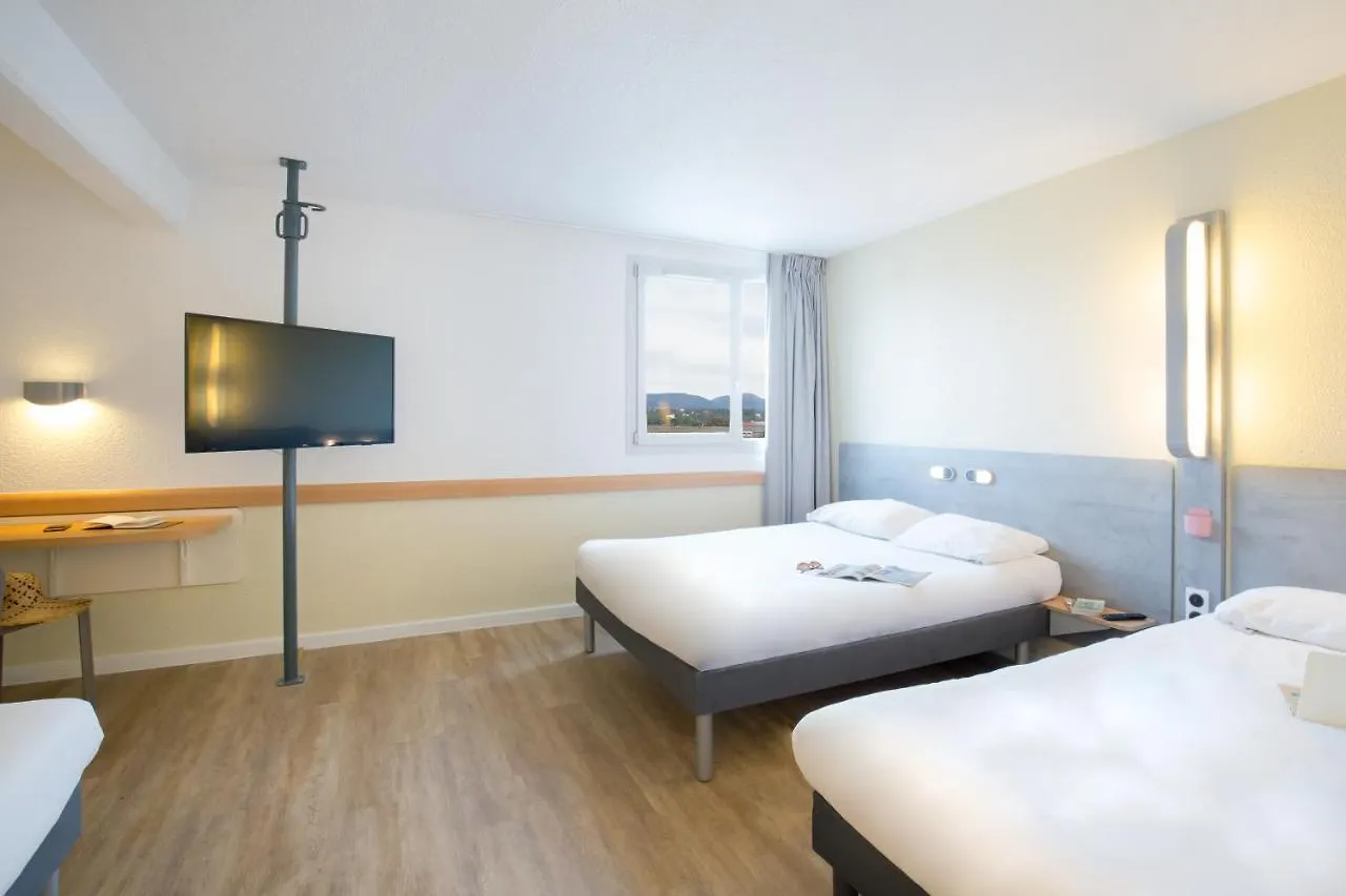 Ibis Budget Frejus St Raphael Centre Et Plage מלון